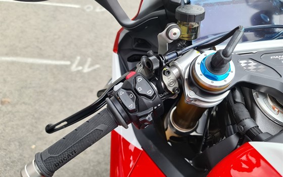 Neufahrzeug Ducati Panigale V4 Tricolore - Bild 6 Neufahrzeug Ducati Panigale V4 Tricolore - Bild 6