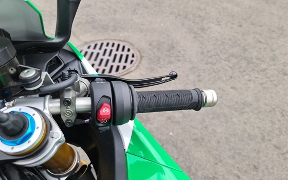Neufahrzeug Ducati Panigale V4 Tricolore - Bild 7 Neufahrzeug Ducati Panigale V4 Tricolore - Bild 7