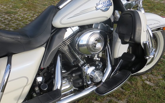 Gebrauchtmotorrad Harley-Davidson Electra Glide Classic FLHTC - Bild 4