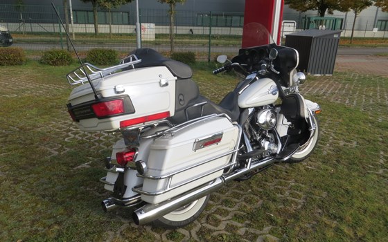 Gebrauchtmotorrad Harley-Davidson Electra Glide Classic FLHTC - Bild 6