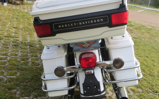 Gebrauchtmotorrad Harley-Davidson Electra Glide Classic FLHTC - Bild 7