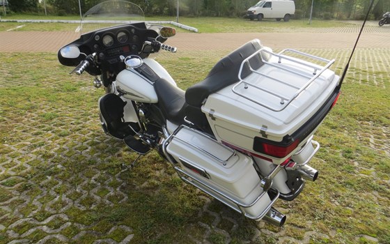 Gebrauchtmotorrad Harley-Davidson Electra Glide Classic FLHTC - Bild 8