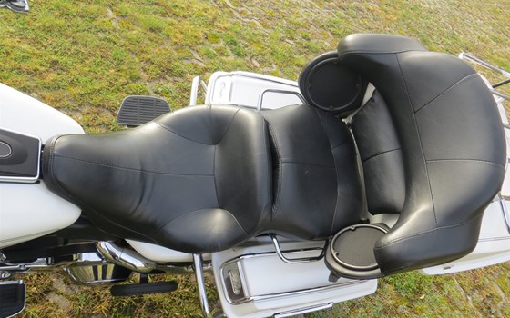 Gebrauchtmotorrad Harley-Davidson Electra Glide Classic FLHTC - Bild 9