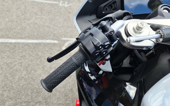 Neufahrzeug CFMOTO 675SR-R - Bild 8 Neufahrzeug CFMOTO 675SR-R - Bild 8
