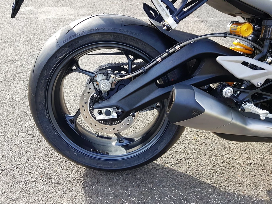 Angebot Triumph Street Triple 765 RS Bild 8: Angebot Triumph Street Triple 765 RS