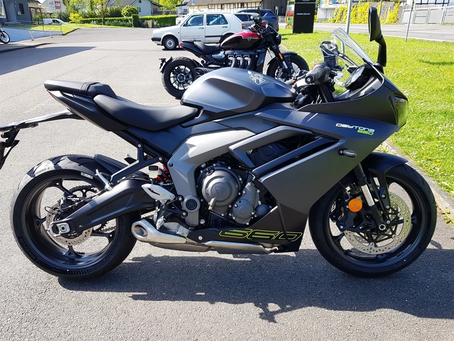 Angebot Triumph Daytona 660 Bild 4: Angebot Triumph Daytona 660