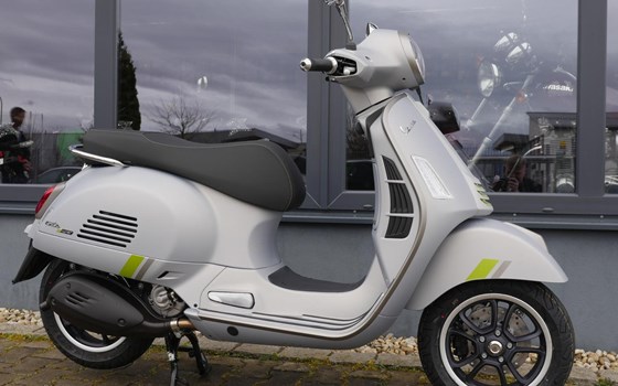 Gebrauchtmotorrad Vespa GTS 300 Super Tech - Bild 3