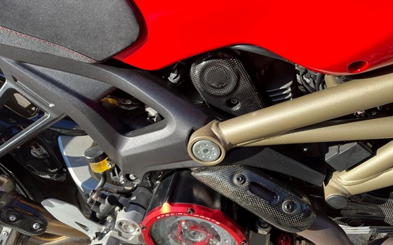 Gebrauchtmotorrad Ducati Monster 1100 Evo - Bild 10 Gebrauchtmotorrad Ducati Monster 1100 Evo - Bild 10