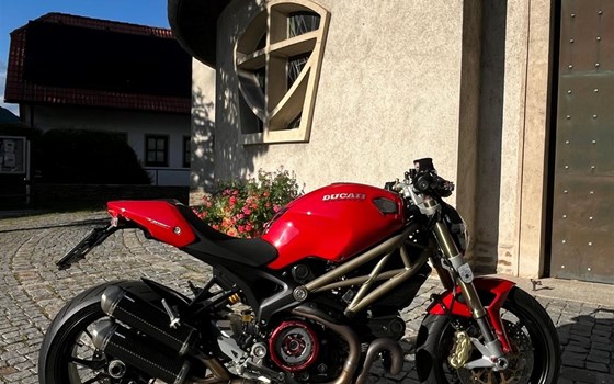 Gebrauchtmotorrad Ducati Monster 1100 Evo - Bild 2 Gebrauchtmotorrad Ducati Monster 1100 Evo - Bild 2