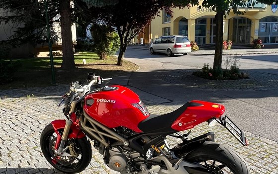 Gebrauchtmotorrad Ducati Monster 1100 Evo - Bild 3 Gebrauchtmotorrad Ducati Monster 1100 Evo - Bild 3