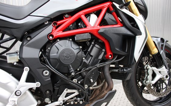 Gebrauchtmotorrad MV Agusta Brutale 800 RR - Bild 6
