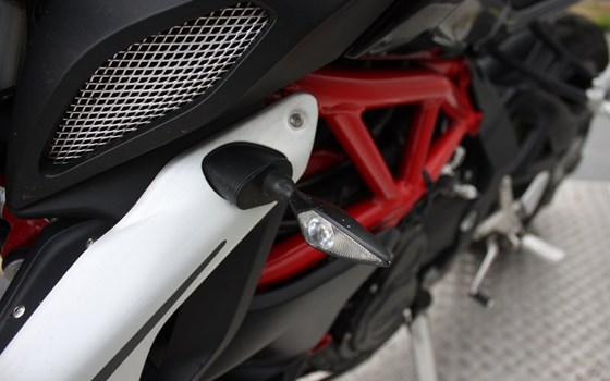 Gebrauchtmotorrad MV Agusta Brutale 800 RR - Bild 9