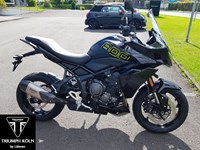 Neumotorrad Triumph Tiger Sport 800 Black mit Akrapovic