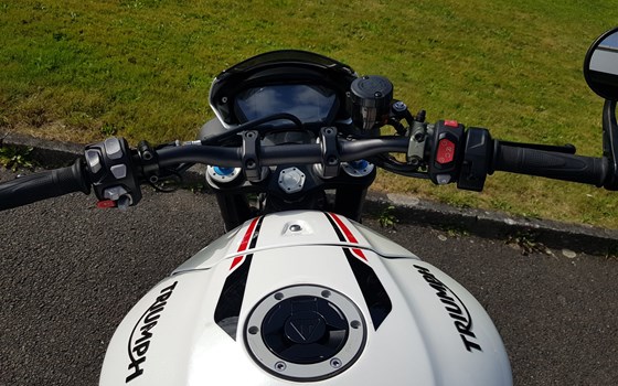 Gebrauchtmotorrad Triumph Speed Triple 1050 - Bild 3