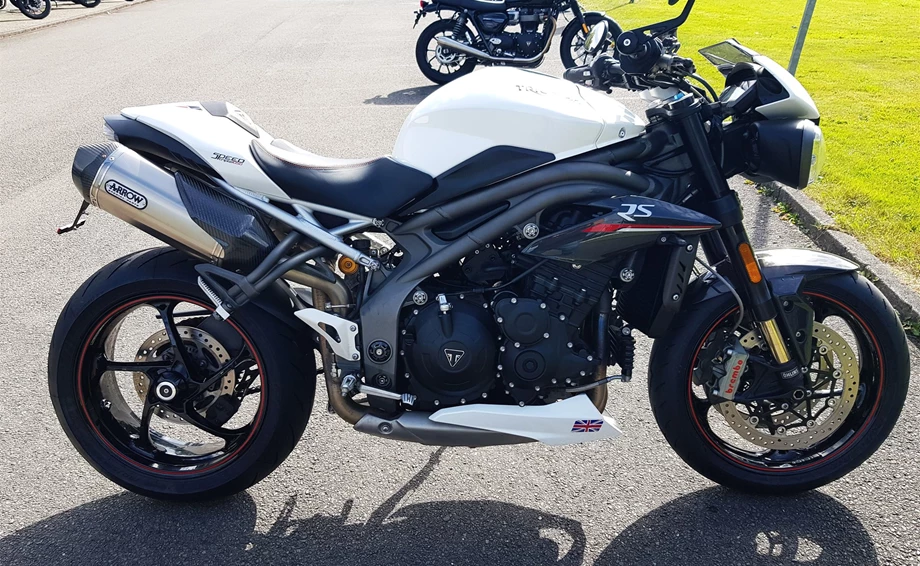 Angebot Triumph Speed Triple 1050 Bild 4: Angebot Triumph Speed Triple 1050