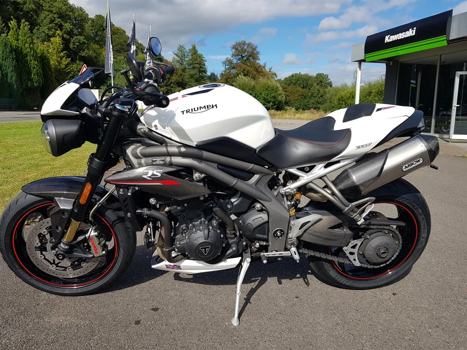 Angebot Triumph Speed Triple 1050 Bild 2: Angebot Triumph Speed Triple 1050