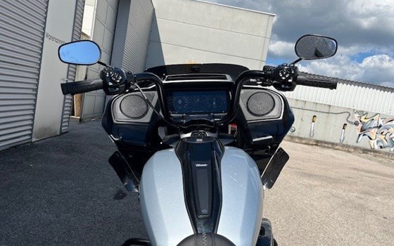 Gebrauchtmotorrad Harley-Davidson Road Glide FLTRX - Bild 12 Gebrauchtmotorrad Harley-Davidson Road Glide FLTRX - Bild 12