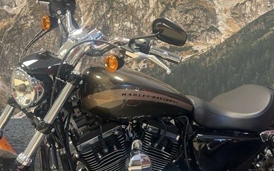 Gebrauchtmotorrad Harley-Davidson Sportster XL 1200C Custom - Bild 1