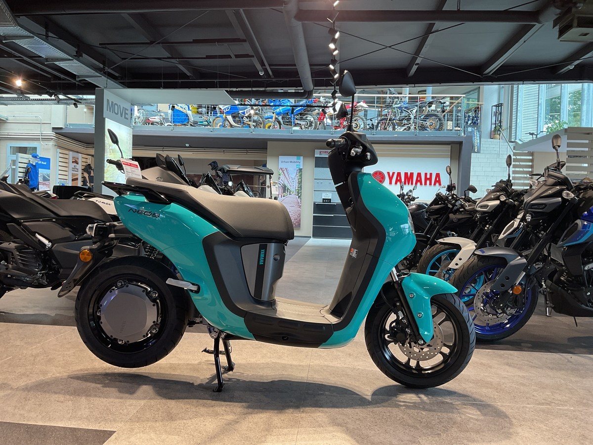 Yamaha NEO's Dual Battery 