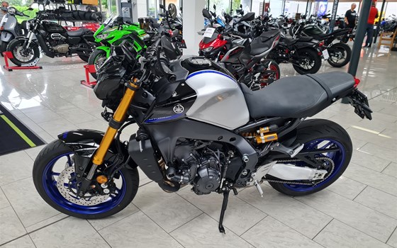 Gebrauchtmotorrad Yamaha MT-09 SP - Bild 3 Gebrauchtmotorrad Yamaha MT-09 SP - Bild 3