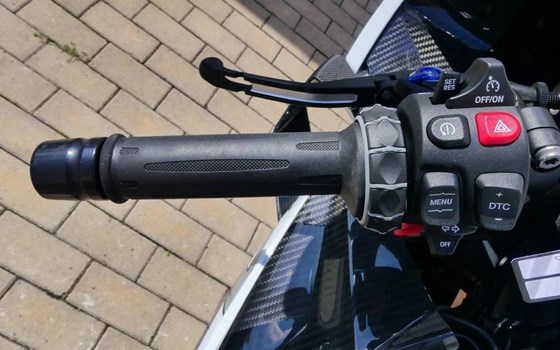 Gebrauchtmotorrad BMW M 1000 RR - Bild 11