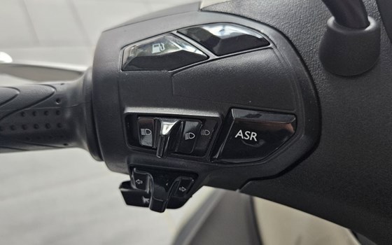 Gebrauchtmotorrad Piaggio Beverly 400 hpe - Bild 10