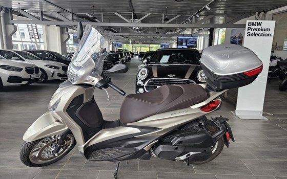 Gebrauchtmotorrad Piaggio Beverly 400 hpe - Bild 2 Gebrauchtmotorrad Piaggio Beverly 400 hpe - Bild 2