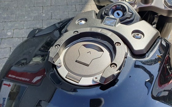 Gebrauchtmotorrad Honda CB1000R+ - Bild 11