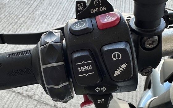 Gebrauchtmotorrad BMW F 900 R - Bild 6 Gebrauchtmotorrad BMW F 900 R - Bild 6