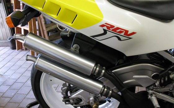 Gebrauchtmotorrad Suzuki RGV 250 - Bild 9
