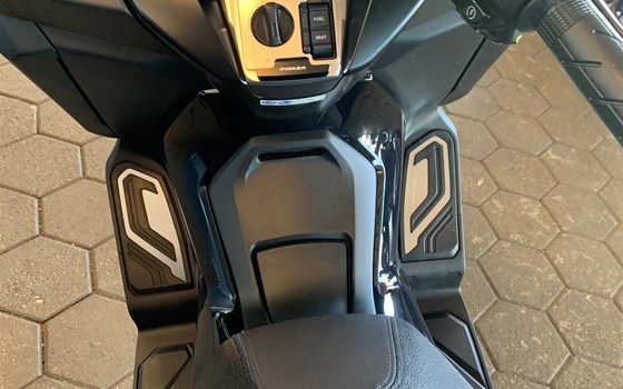 Gebrauchtmotorrad Honda Forza 350 - Bild 4 Gebrauchtmotorrad Honda Forza 350 - Bild 4