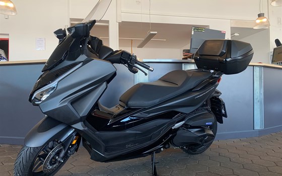 Gebrauchtmotorrad Honda Forza 350 - Bild 5 Gebrauchtmotorrad Honda Forza 350 - Bild 5