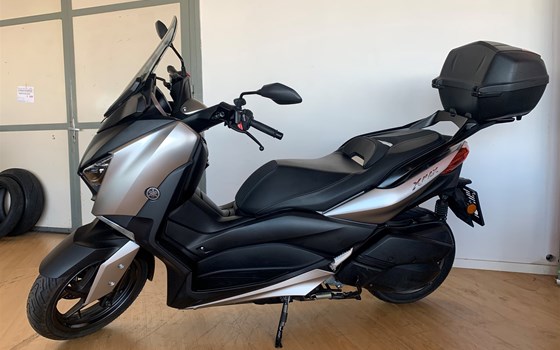 Gebrauchtmotorrad Yamaha XMAX 300 - Bild 3 Gebrauchtmotorrad Yamaha XMAX 300 - Bild 3
