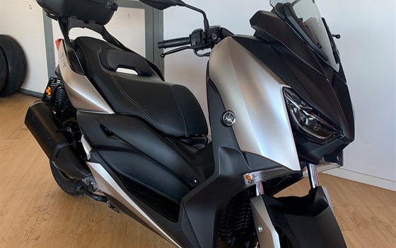 Gebrauchtmotorrad Yamaha XMAX 300 - Bild 2 Gebrauchtmotorrad Yamaha XMAX 300 - Bild 2
