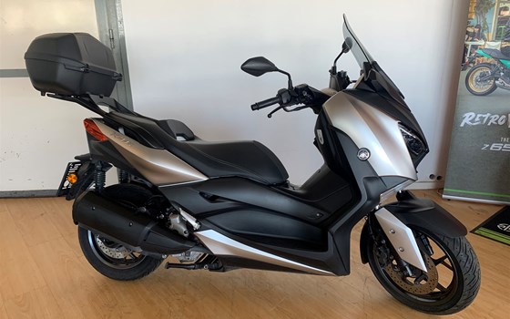 Gebrauchtmotorrad Yamaha XMAX 300 - Bild 4 Gebrauchtmotorrad Yamaha XMAX 300 - Bild 4