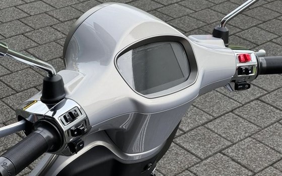 Neufahrzeug Vespa Primavera Tech 125 - Bild 3