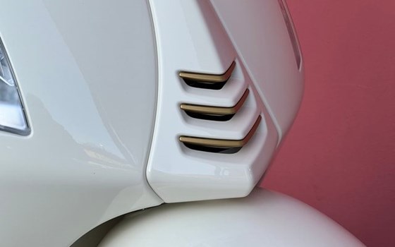 Neufahrzeug Vespa 946 Christian Dior - Bild 12