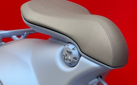 Neufahrzeug Vespa 946 Snake - Bild 10