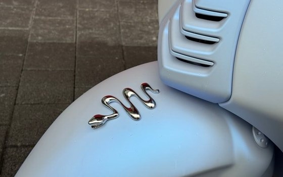 Neufahrzeug Vespa 946 Snake - Bild 6