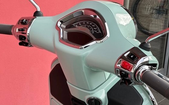 Neufahrzeug Vespa GTS 125 - Bild 2