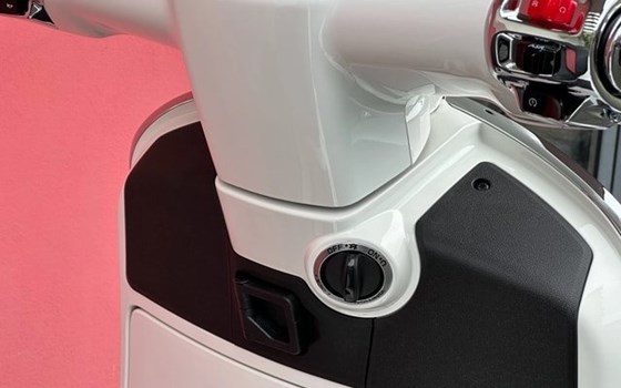 Neufahrzeug Vespa GTS 125 Super - Bild 15