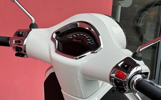 Neufahrzeug Vespa GTS 125 Super - Bild 3