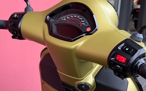 Neufahrzeug Vespa GTS 125 Supersport iGET - Bild 11