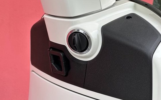 Neufahrzeug Vespa GTS 125 Supersport iGET - Bild 11