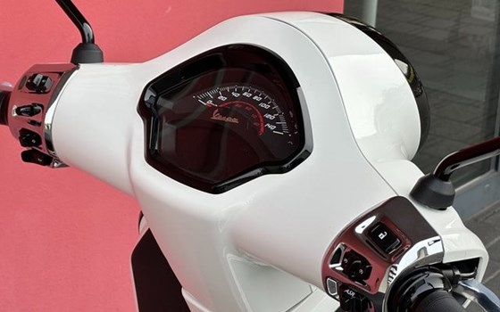 Neufahrzeug Vespa GTS 125 Supersport iGET - Bild 13