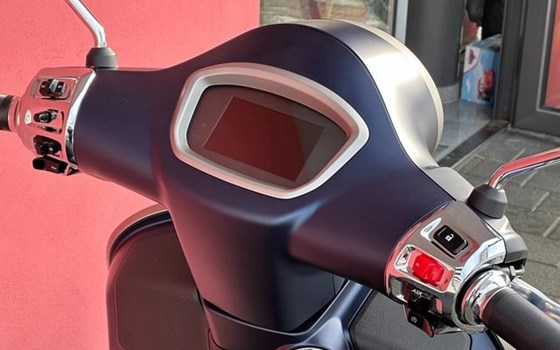 Neufahrzeug Vespa GTS 125 Super Tech - Bild 14