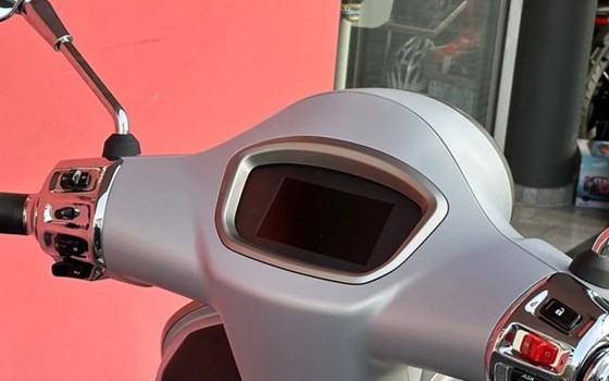 Neufahrzeug Vespa GTS 125 Super Tech - Bild 10