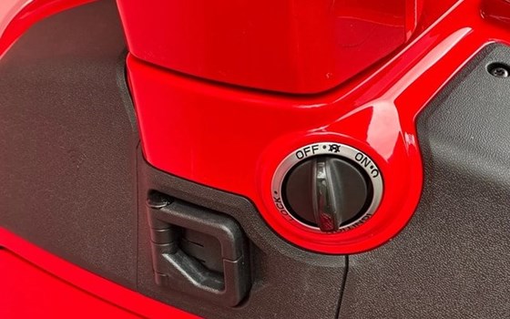 Neufahrzeug Vespa GTS 310 Super - Bild 11