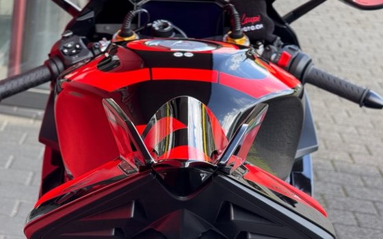 Neufahrzeug Aprilia RSV4 1100 Factory - Bild 13