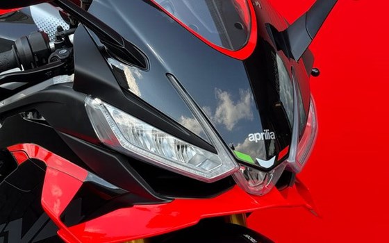 Neufahrzeug Aprilia RSV4 1100 Factory - Bild 7